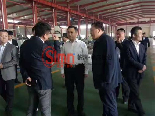 何書記調研1000臺高精度數控磨床項目